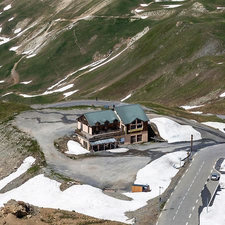 Le Refuge de Serre-Chevalier, dans un esprit chalet, commune de Le Monêtier-les-Bains Extérieur photo